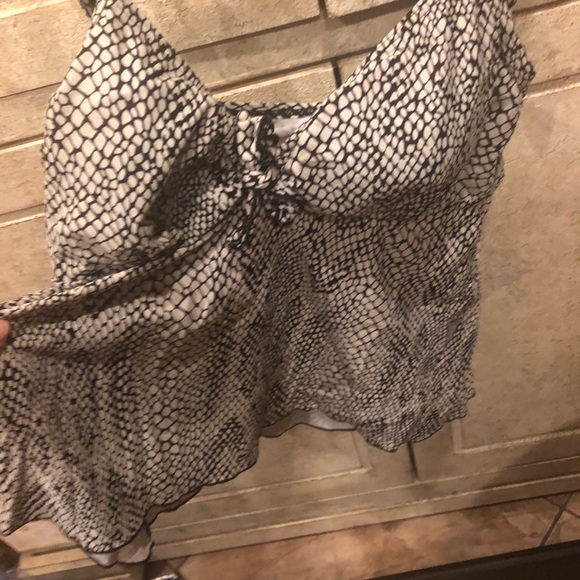 Swim top - Picture 2 of 3